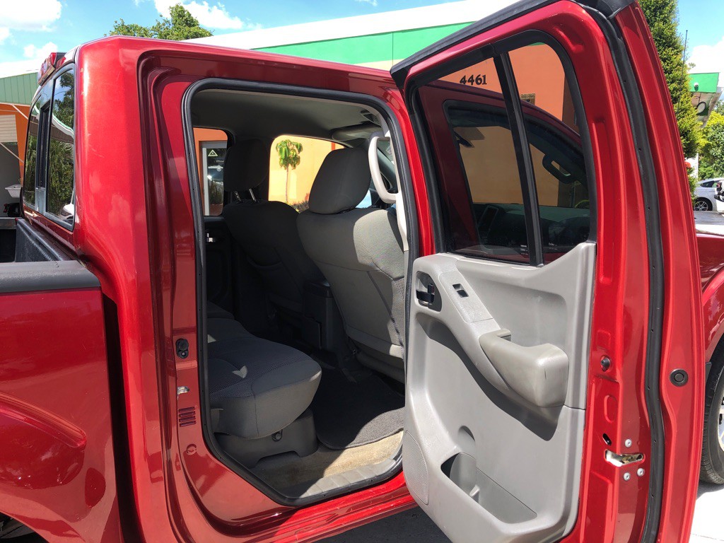 2018 Nissan Frontier Image 9
