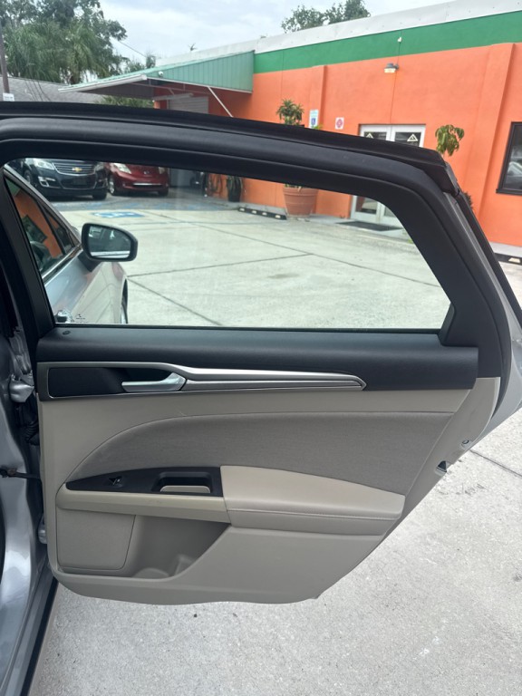 2019 Ford Fusion Image 9