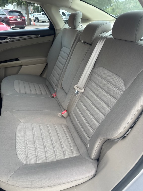 2019 Ford Fusion Image 22