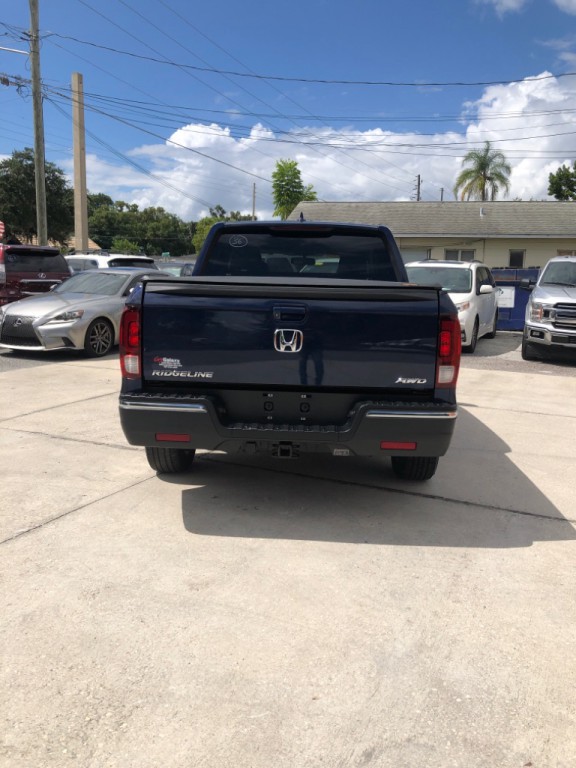 2017 Honda Ridgeline Image 3