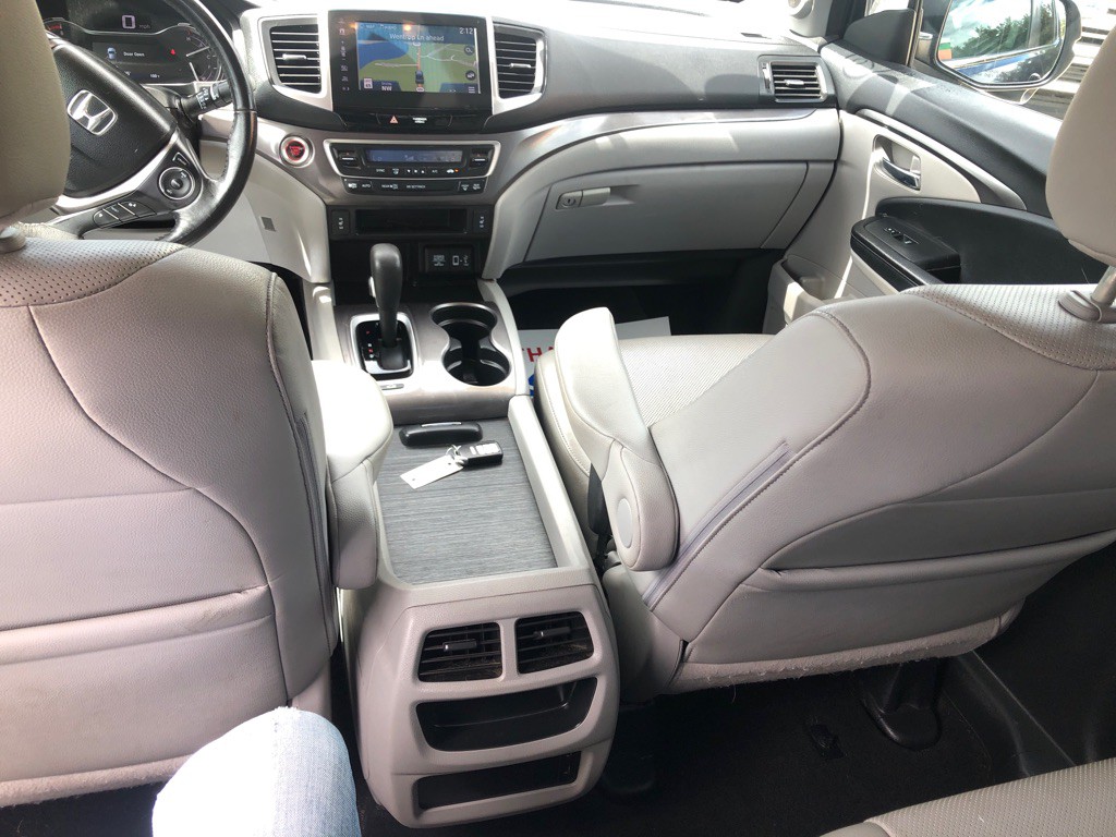 2017 Honda Ridgeline Image 12