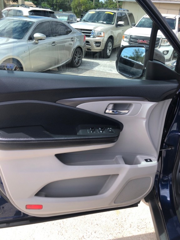 2017 Honda Ridgeline Image 22