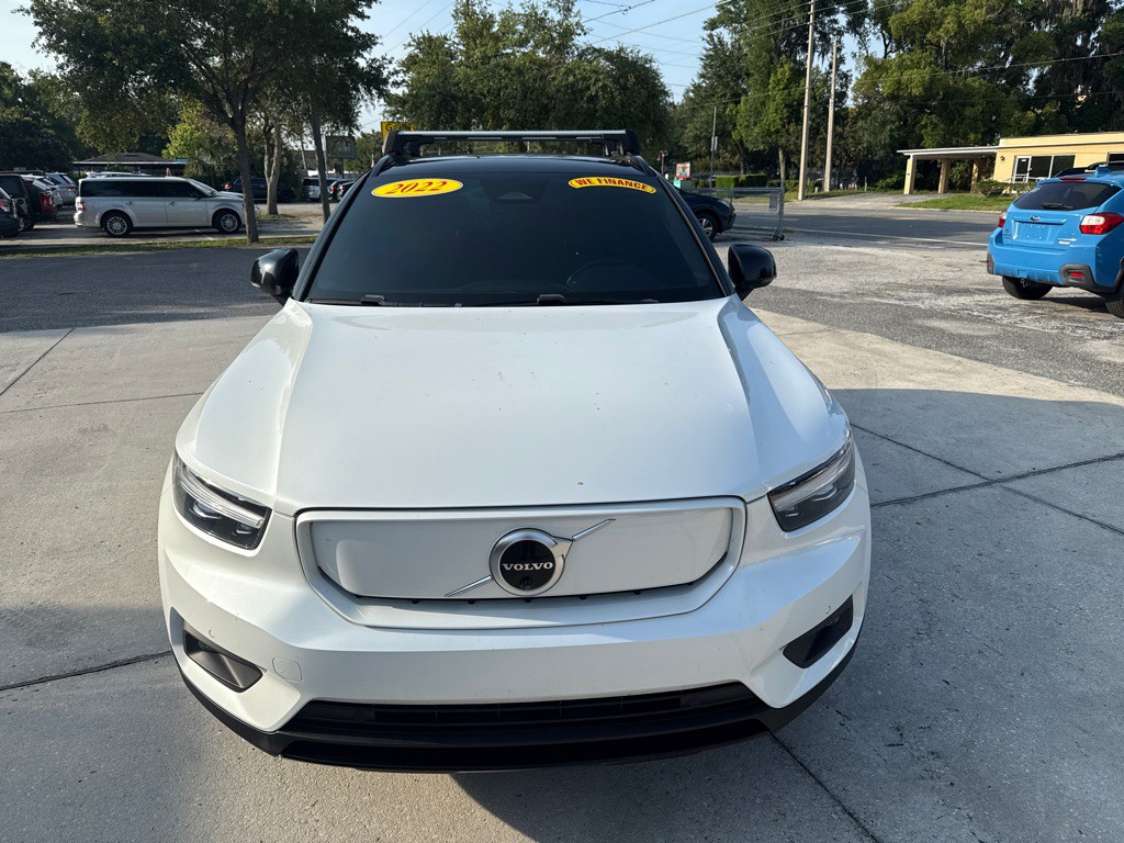 2022 Volvo XC40 Image 2