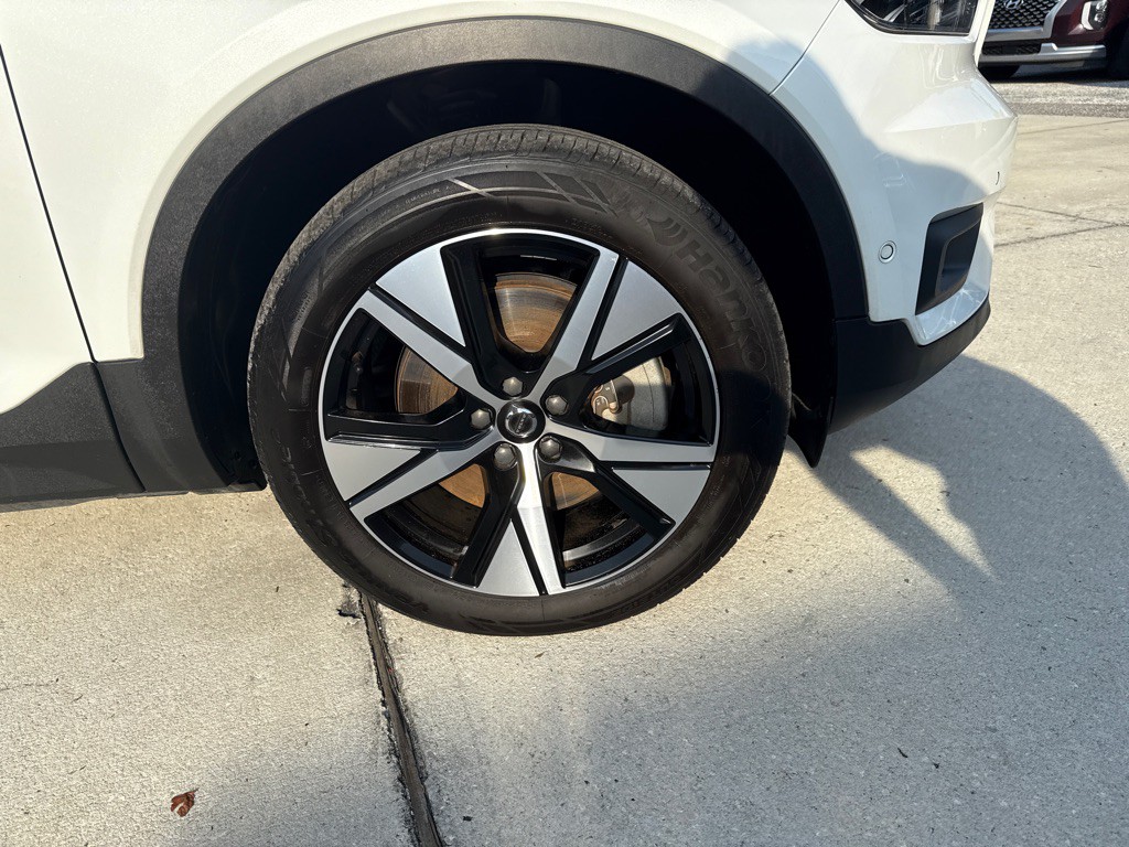 2022 Volvo XC40 Image 4