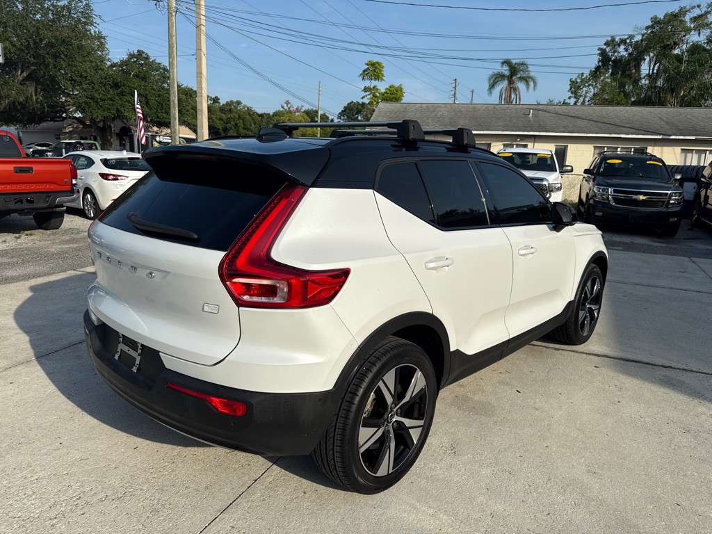 2022 Volvo XC40 Image 15