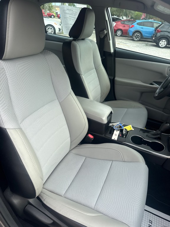 2016 Toyota Camry Image 7