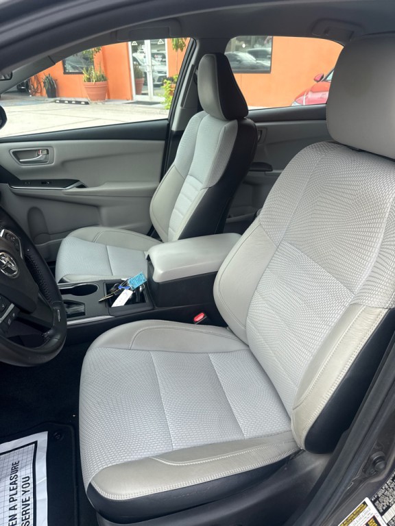 2016 Toyota Camry Image 22