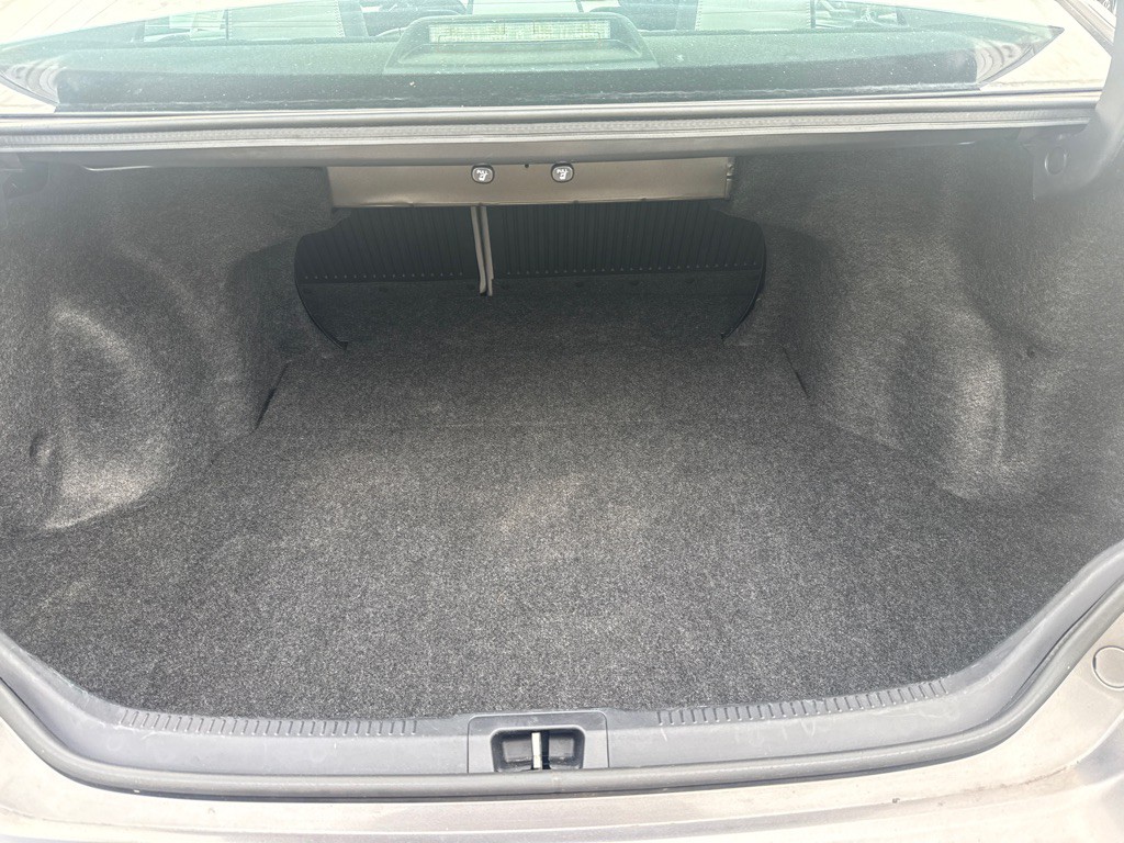 2016 Toyota Camry Image 24