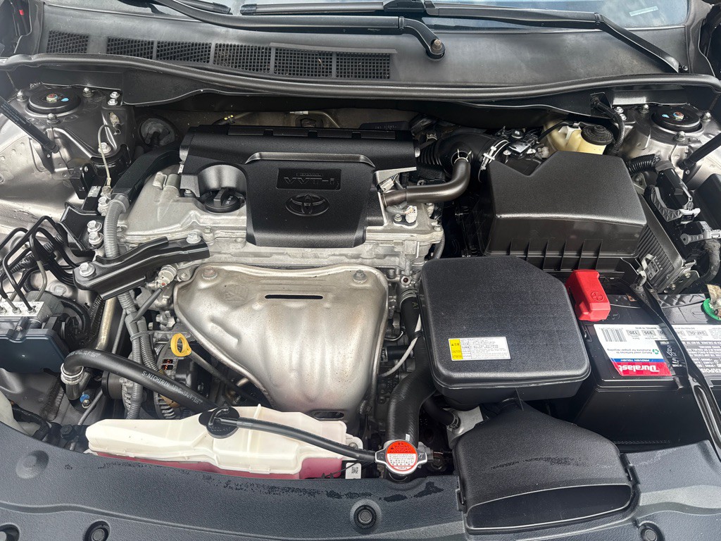 2016 Toyota Camry Image 25