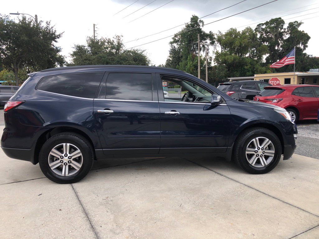 2015 Chevrolet Traverse Image 2