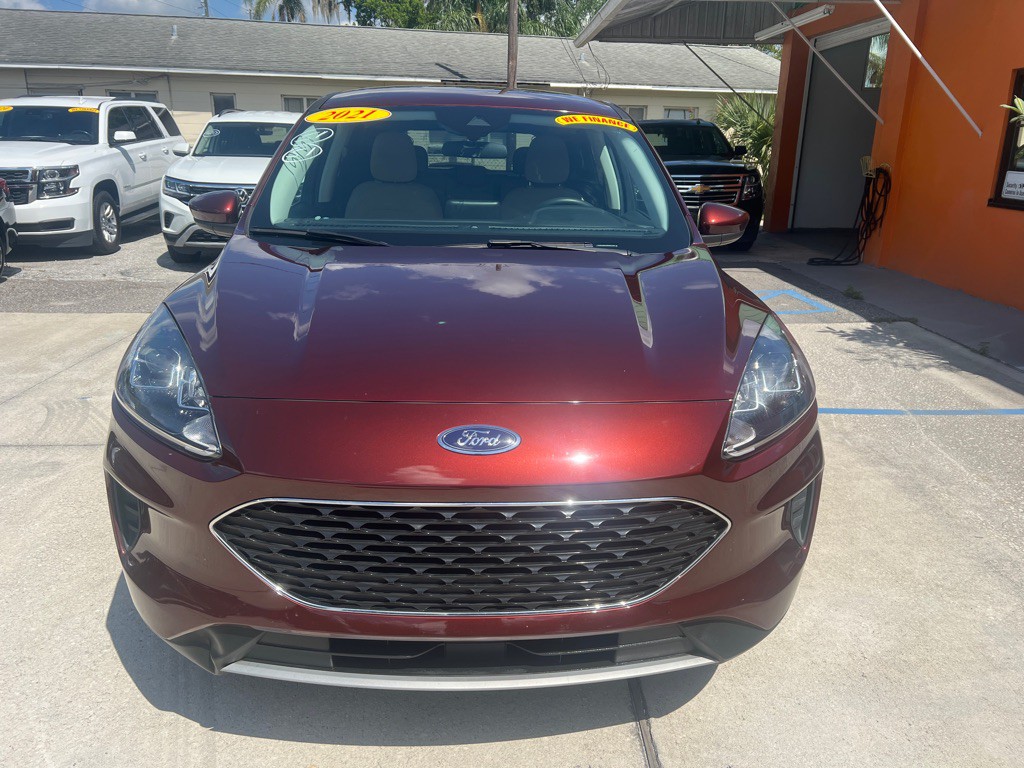 2021 Ford Escape Image 2