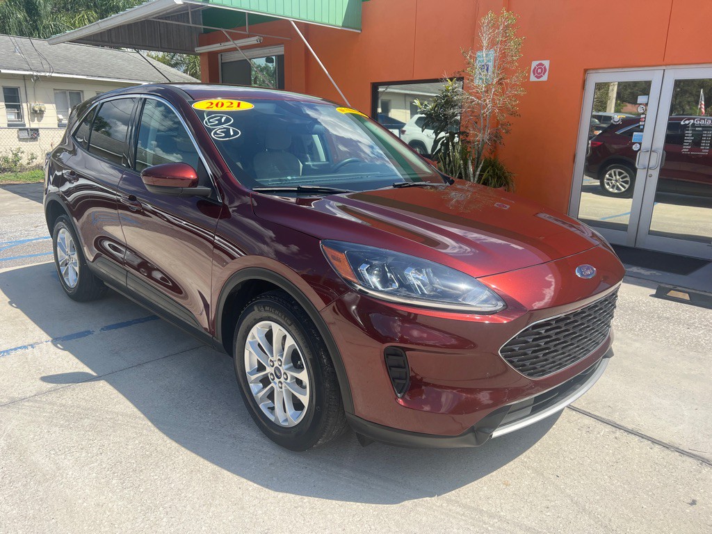 2021 Ford Escape Image 3