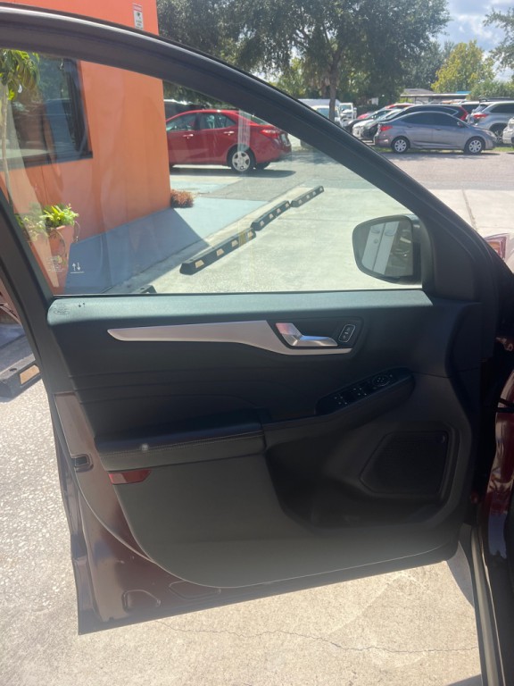 2021 Ford Escape Image 24