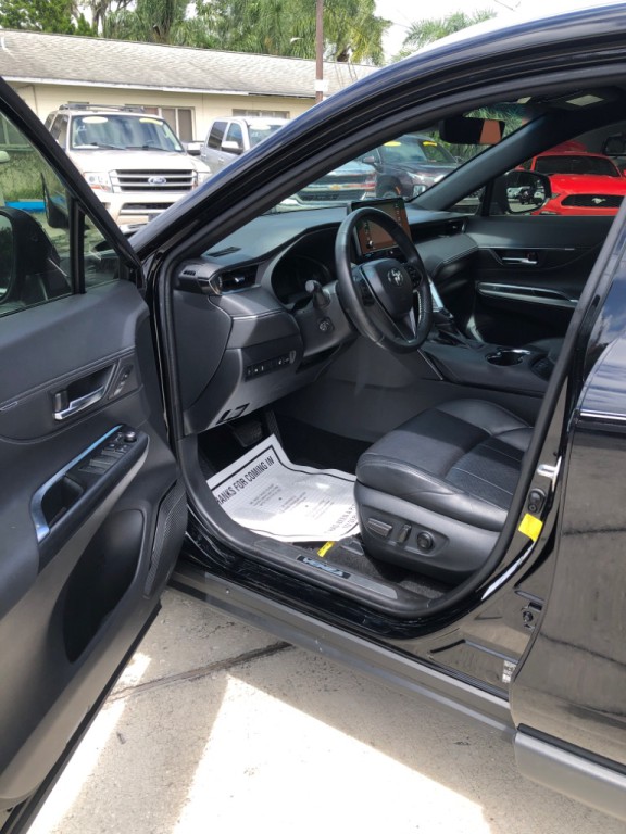 2021 Toyota Venza Image 6