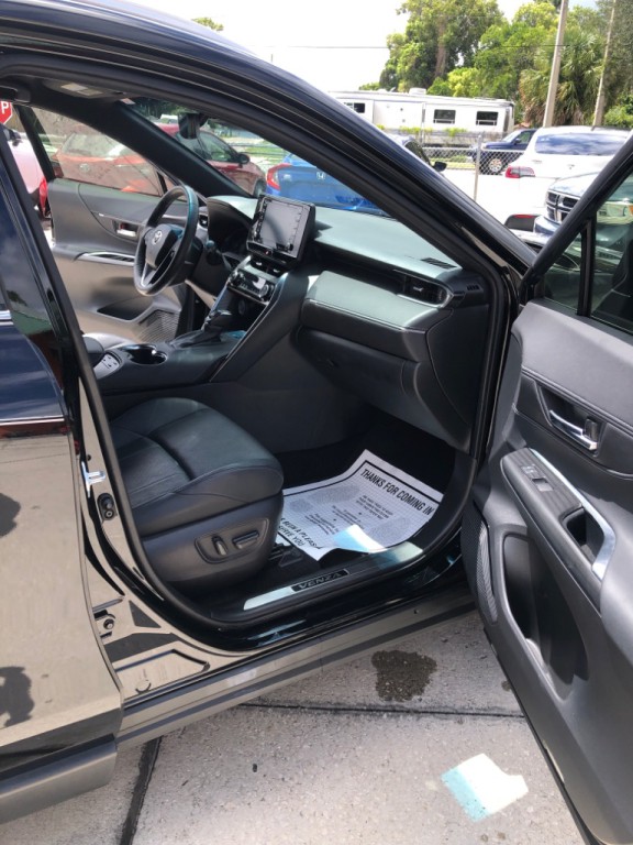 2021 Toyota Venza Image 10