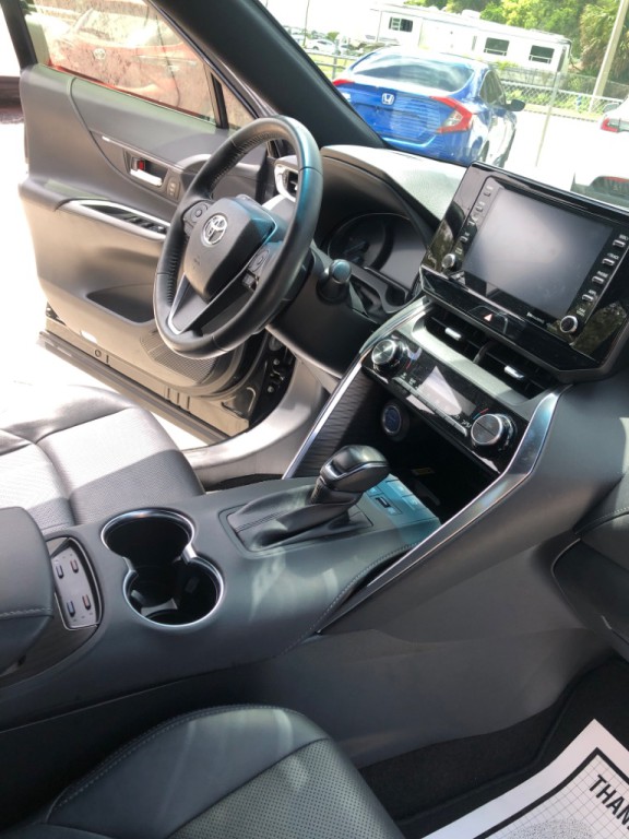2021 Toyota Venza Image 11
