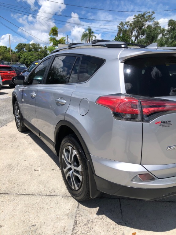 2017 Toyota Rav4 Image 17