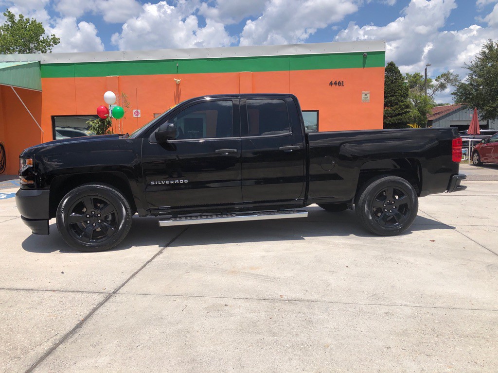 2018 Chevrolet Silverado 1500 Image 1