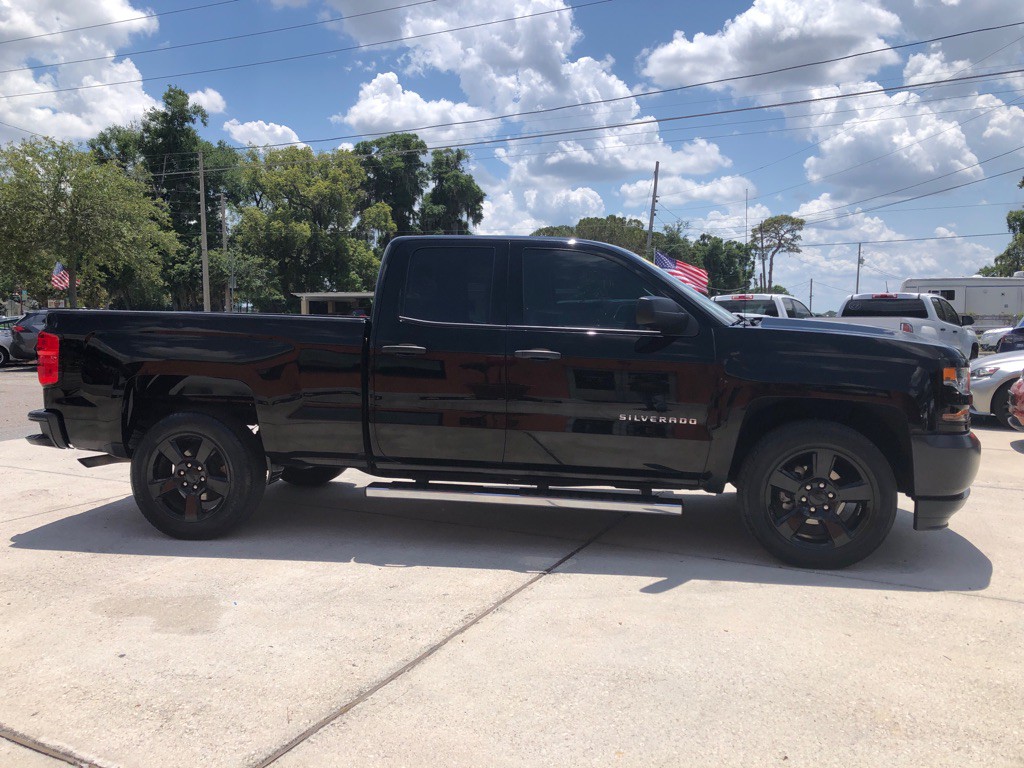 2018 Chevrolet Silverado 1500 Image 3