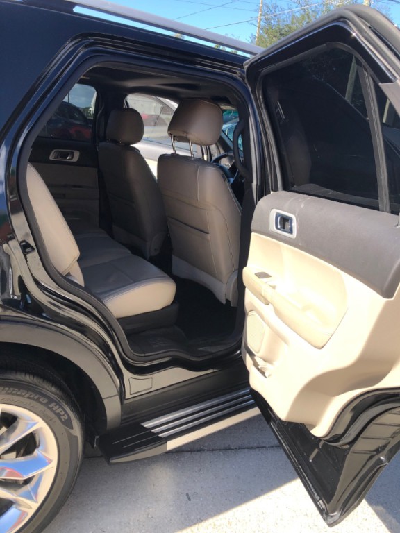 2015 Ford Explorer Image 9