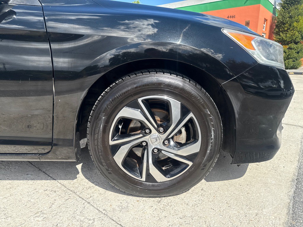 2017 Honda Accord Image 4