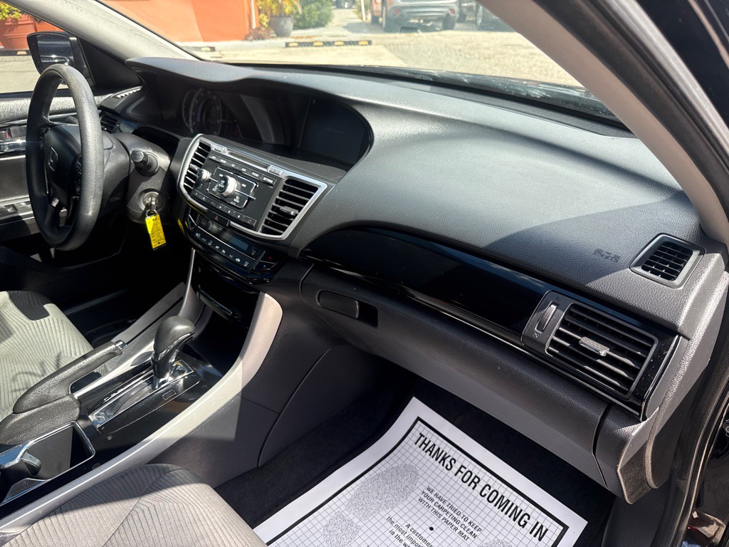 2017 Honda Accord Image 7