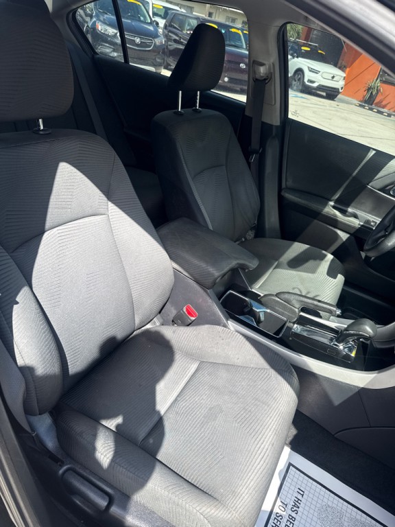 2017 Honda Accord Image 8