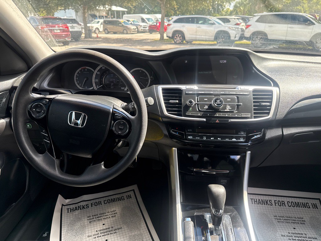 2017 Honda Accord Image 12