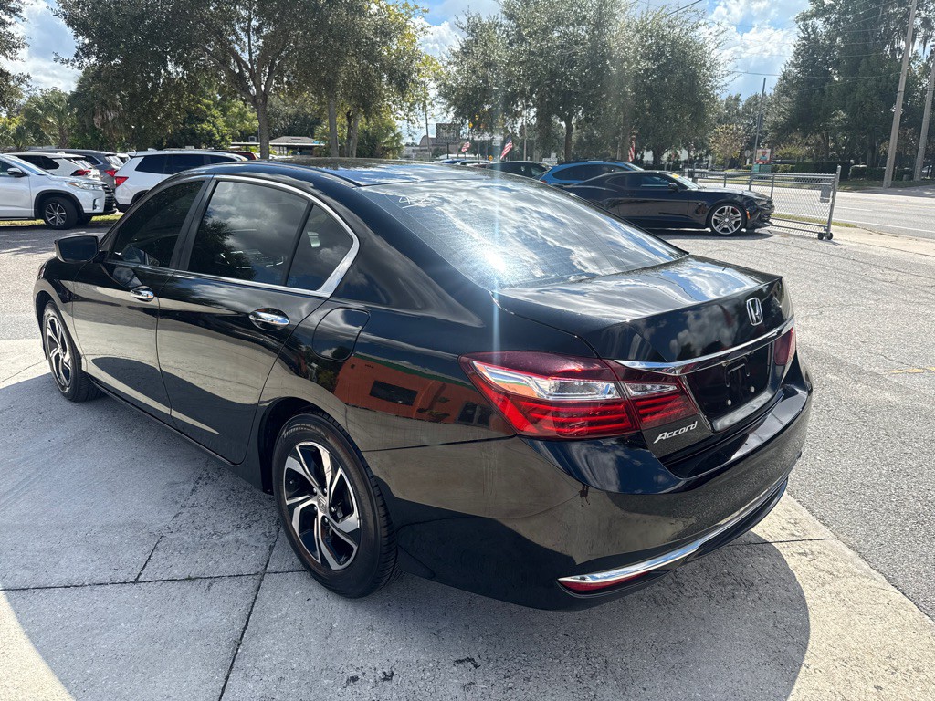 2017 Honda Accord Image 17