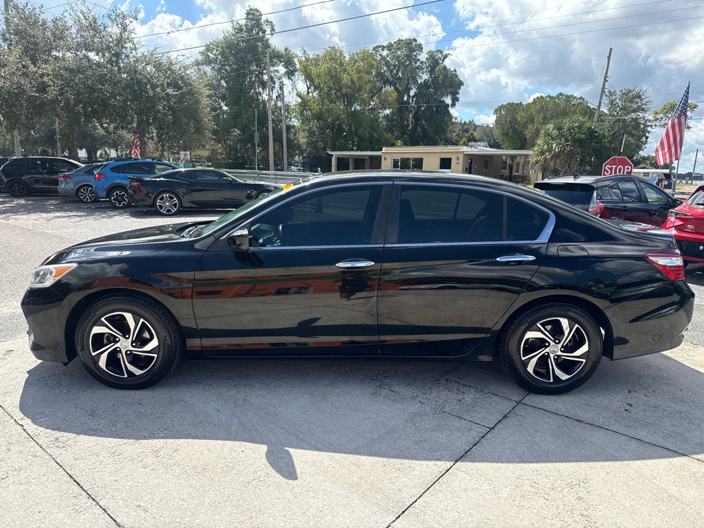 2017 Honda Accord Image 18