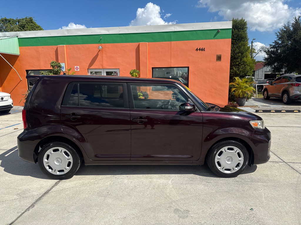 2011 Scion xB Image 5