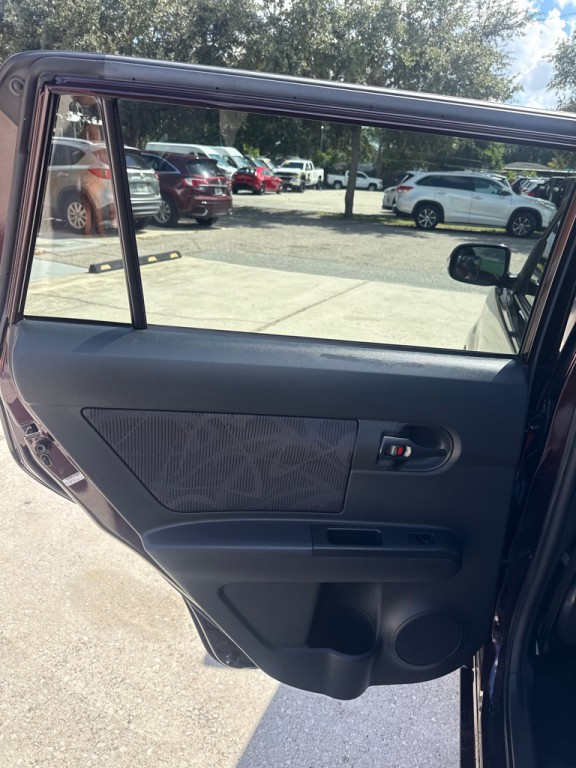 2011 Scion xB Image 21
