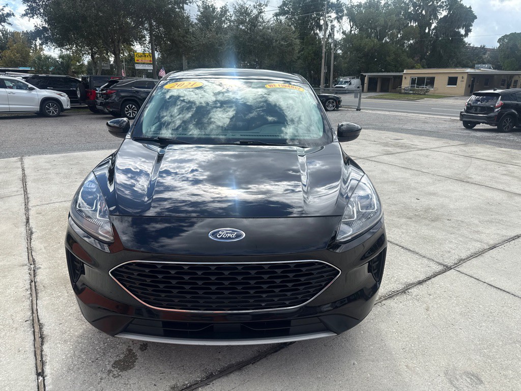 2021 Ford Escape Image 2