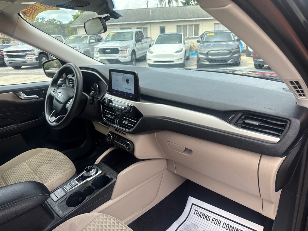 2021 Ford Escape Image 8
