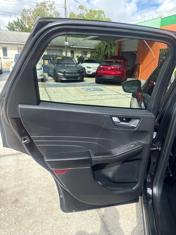 2021 Ford Escape Image 22