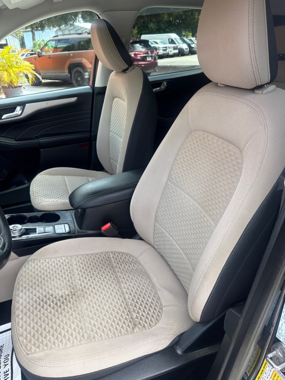 2021 Ford Escape Image 25