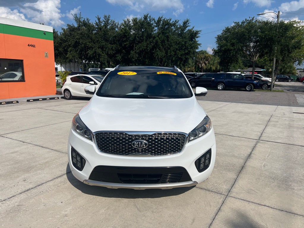 2017 Kia Sorento Image 2
