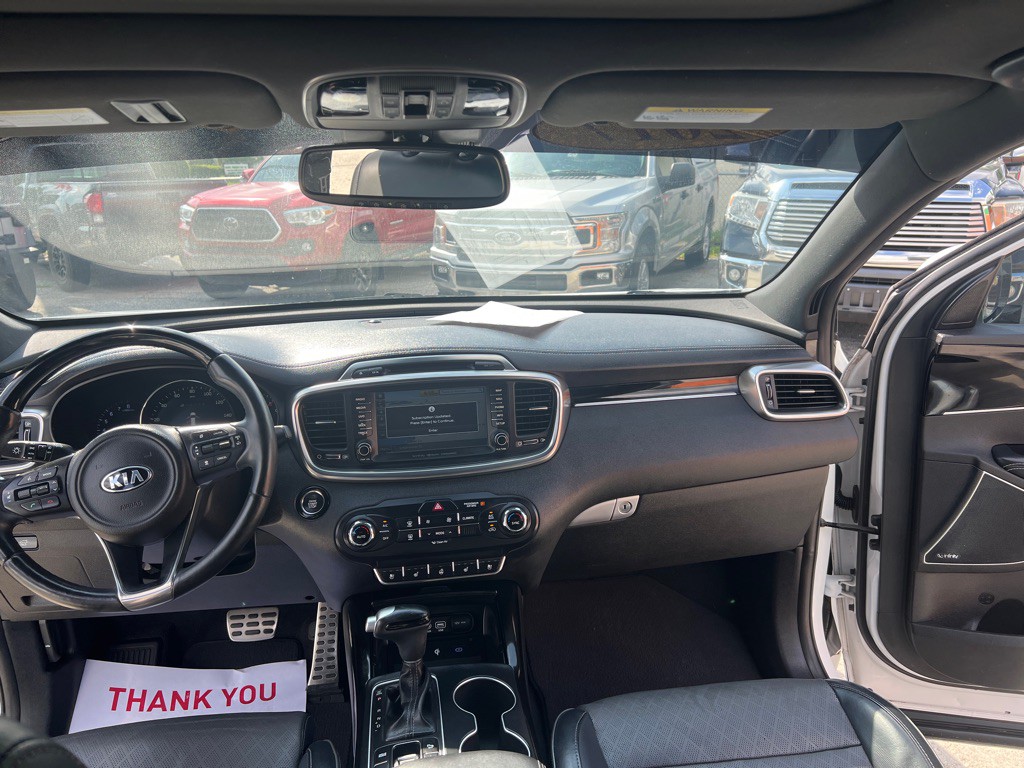 2017 Kia Sorento Image 11