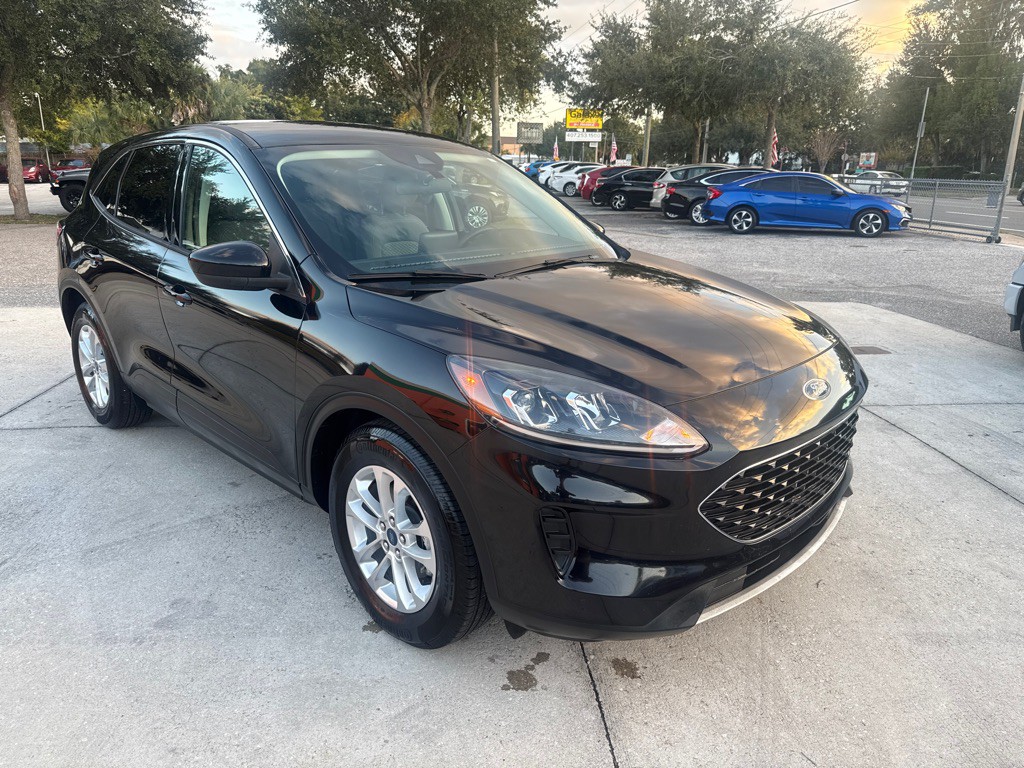 2021 Ford Escape Image 3