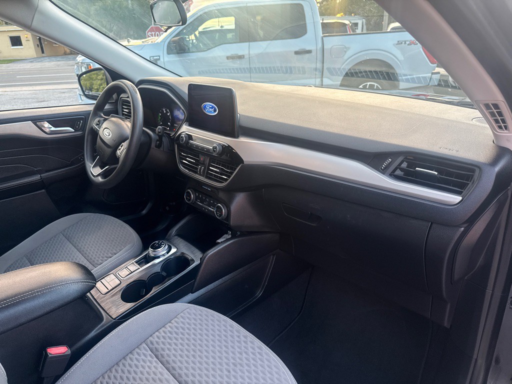 2021 Ford Escape Image 8