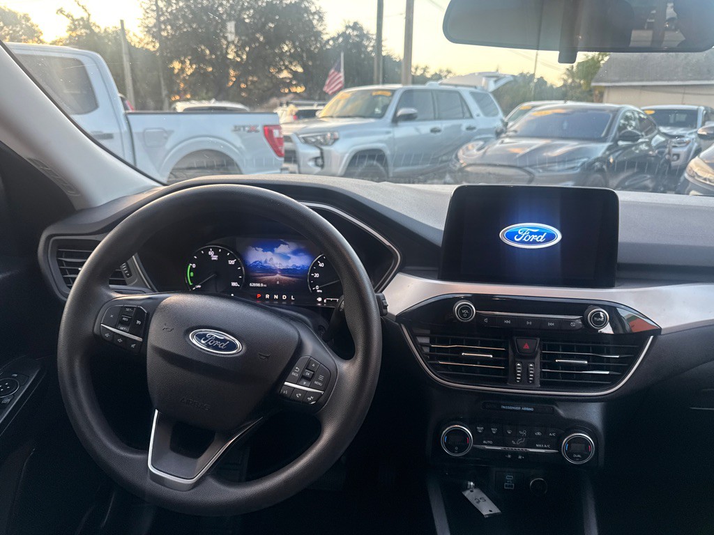 2021 Ford Escape Image 12