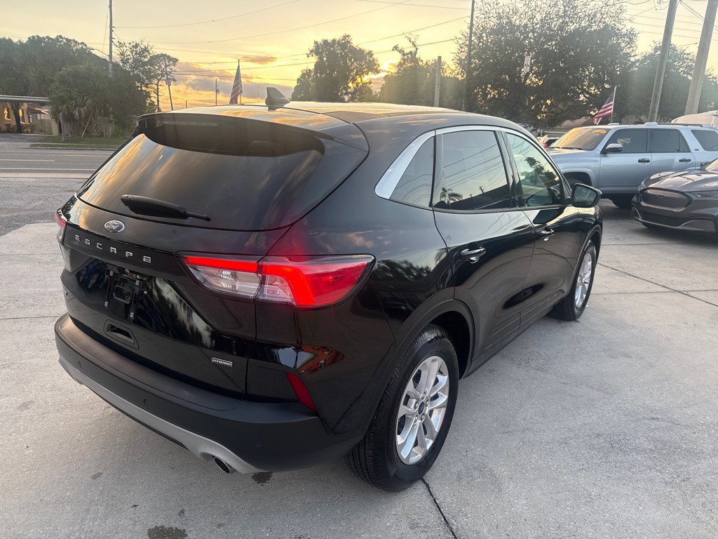 2021 Ford Escape Image 16