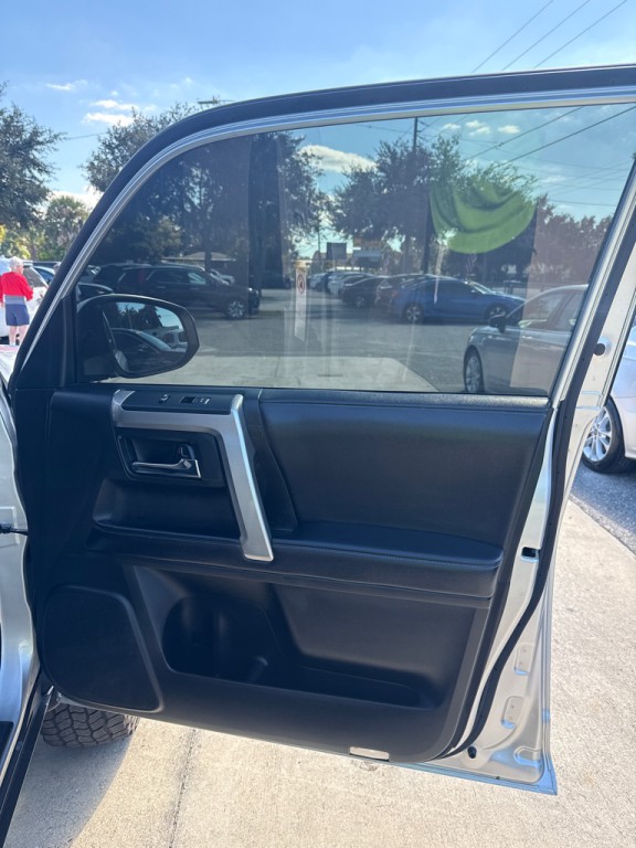 2018 Toyota 4Runner Image 6