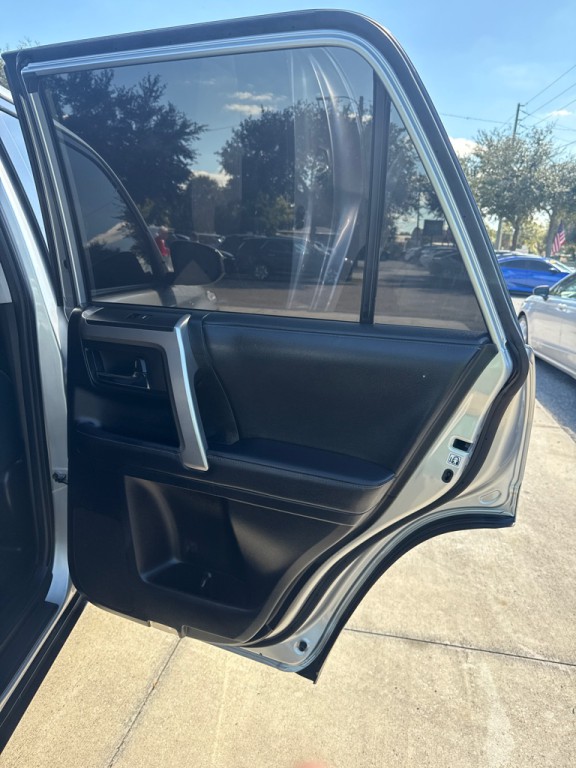 2018 Toyota 4Runner Image 9