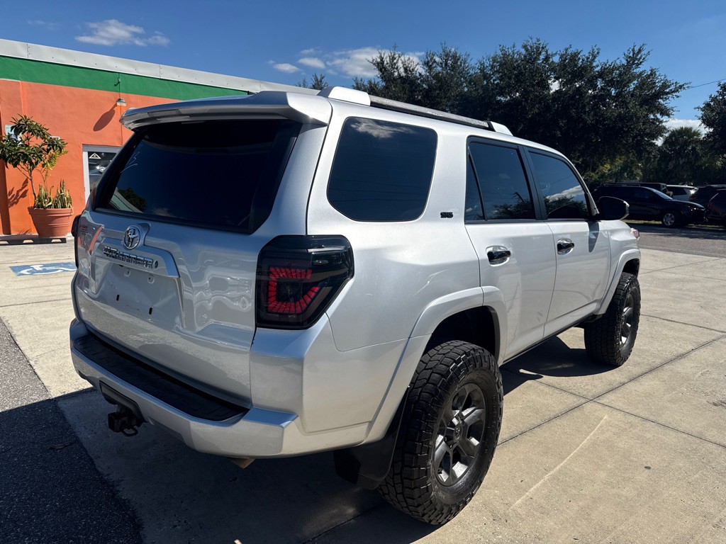 2018 Toyota 4Runner Image 16