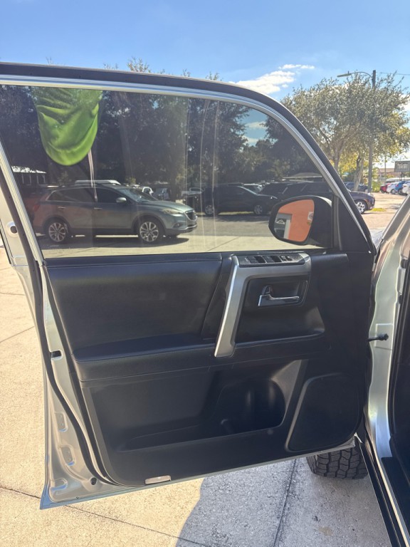 2018 Toyota 4Runner Image 23