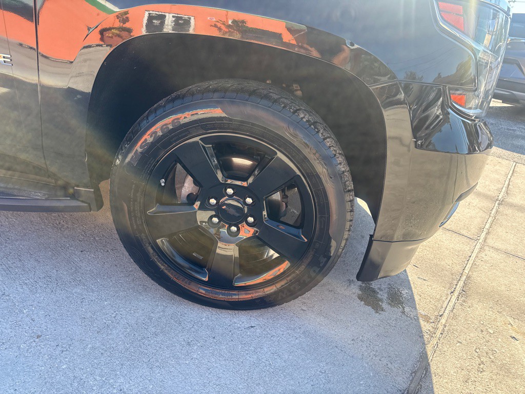 2017 Chevrolet Tahoe Image 4