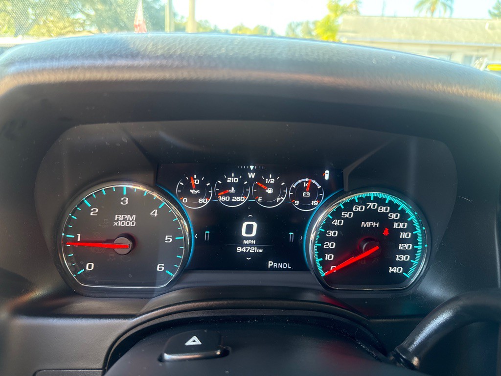 2017 Chevrolet Tahoe Image 28