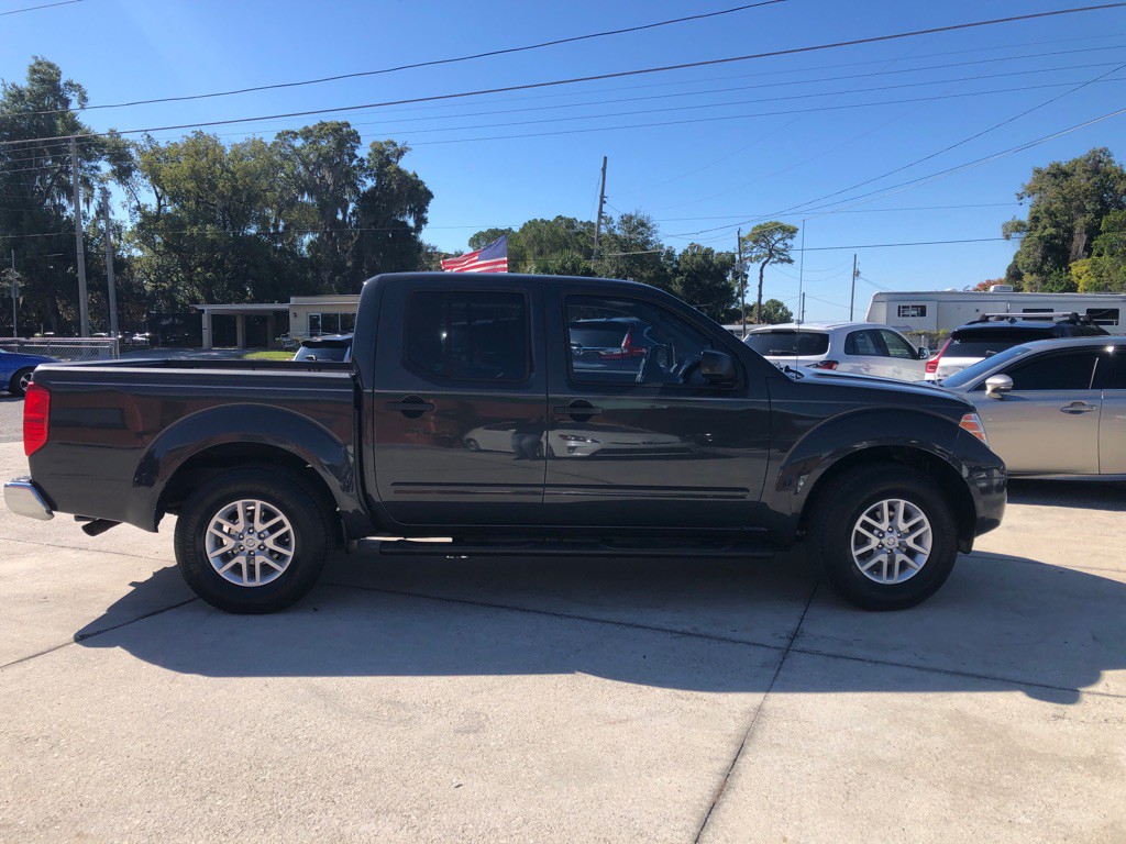 2015 Nissan Frontier Image 2