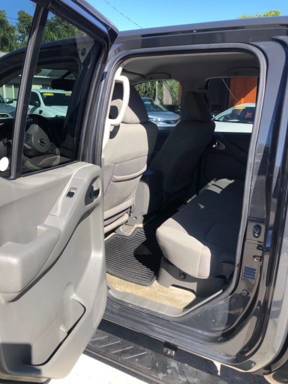 2015 Nissan Frontier Image 7